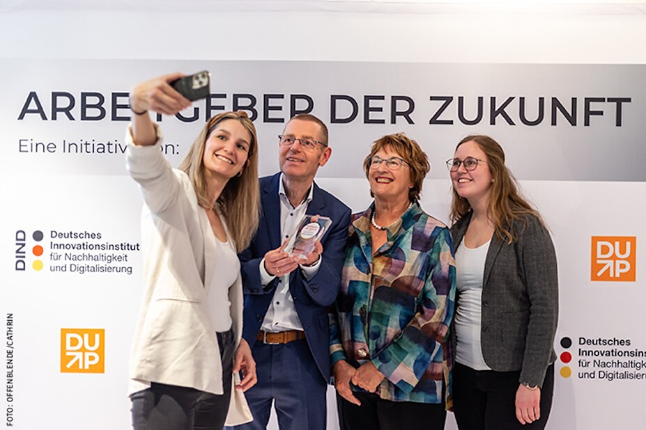 Arbeitgeber der Zukunft - Preisträger:innen mit Brigitte Zypries (Bundeswirtschaftsministerin a. D.) Arbeitgeber der Zukunft - Preisträger:innen mit Brigitte Zypries (Bundeswirtschaftsministerin a. D.)