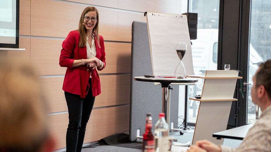 In ihren Business Bootcamps zeigt Katja Holzhey Schritt für Schritt wie Unternehmer ihre Zeitfresser® und Geldfresser® im Unternehmen erkennen und diese eliminieren können.