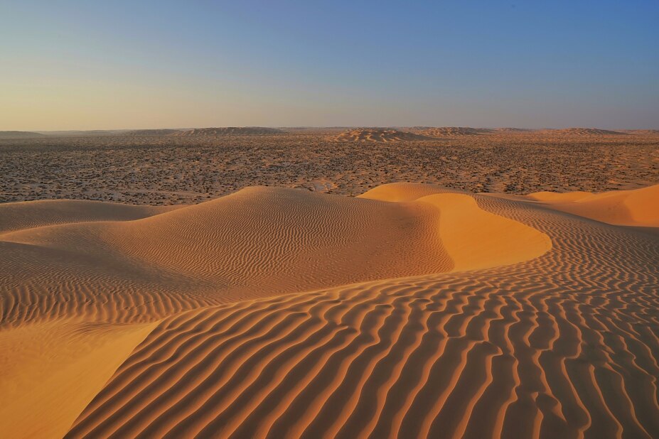 Endlose Dünen in der Rub al-Khali © Andreas Conrad (1) Endlose Dünen in der Rub al-Khali © Andreas Conrad (1)