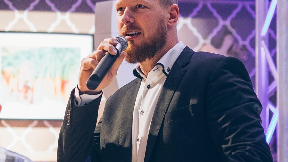 Tobias Schott