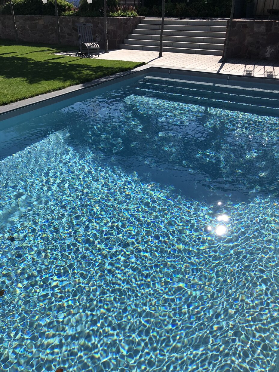 Kristallklares Wasser dank Salz- und pH-Regulierung