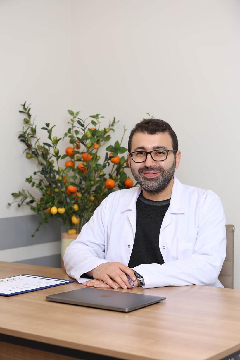 Dr. Ahmet Murat – erfahrener Arzt für Haartransplantationen und Kardiologie Dr. Ahmet Murat – erfahrener Arzt für Haartransplantationen und Kardiologie