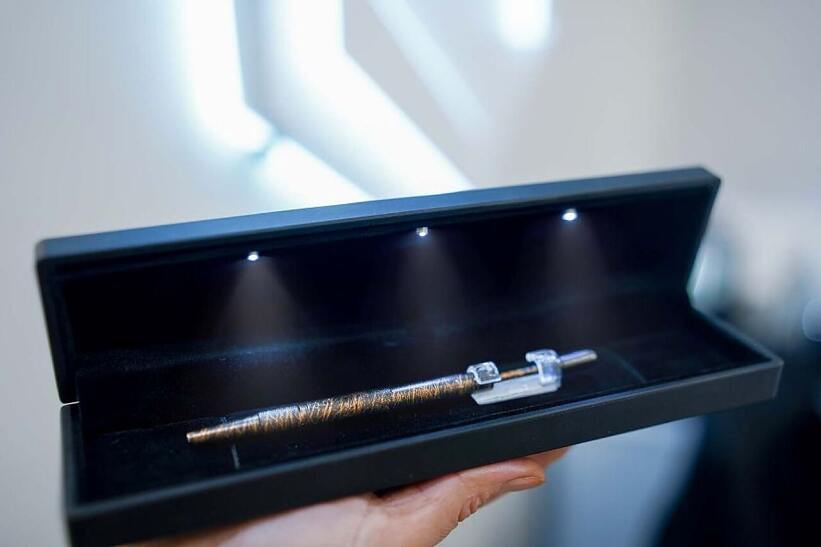 Die einzigartige „Unique FUE“-Methode der Hermest Clinic – dank speziellem Instrument präziser, schneller und schonender! Die einzigartige „Unique FUE“-Methode der Hermest Clinic – dank speziellem Instrument präziser, schneller und schonender!