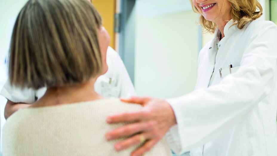 Eine Option für Bluthochdruck-Patienten: Ein minimalinvasiver Eingriff, die renale Denervierung mit Ultraschall, könnte helfen.
