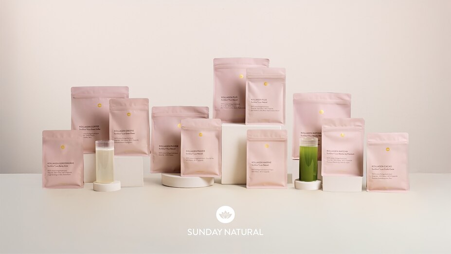 Sortiment von Sunday Natural Kollagen-Produkten in Beuteln.